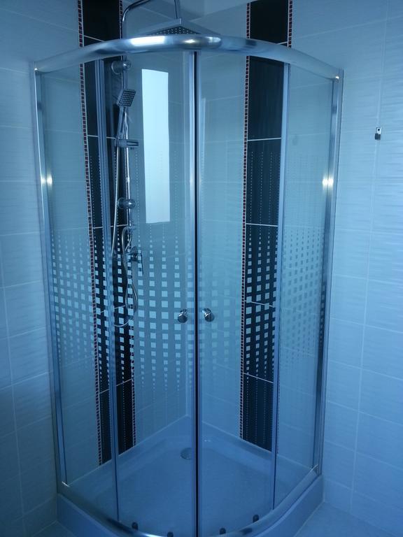 Downtown Apartment Miskolc Bagian luar foto
