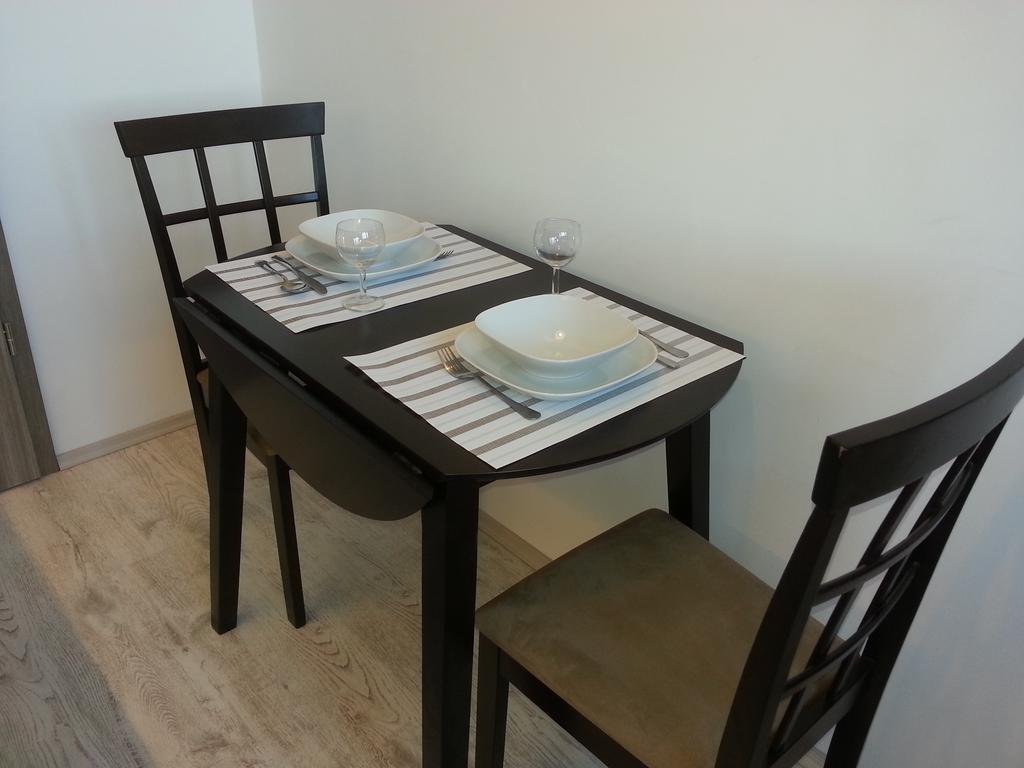 Downtown Apartment Miskolc Bagian luar foto