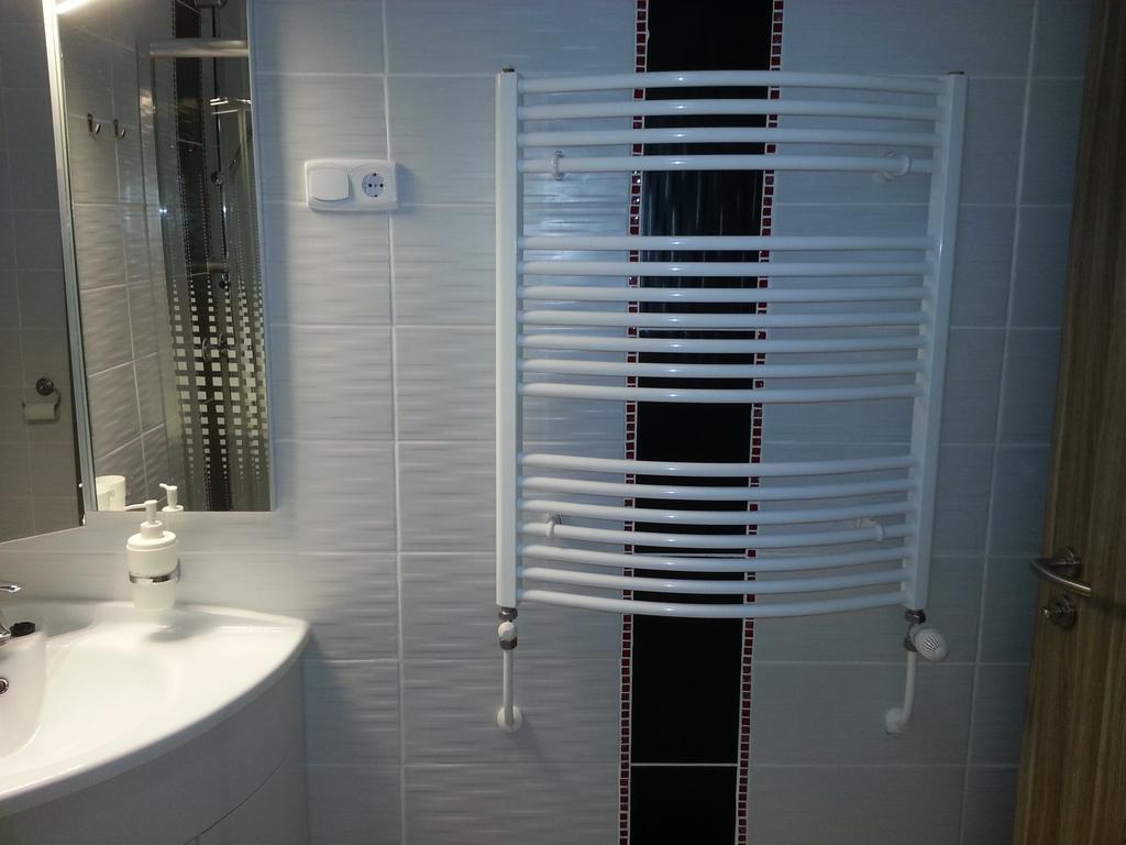 Downtown Apartment Miskolc Bagian luar foto