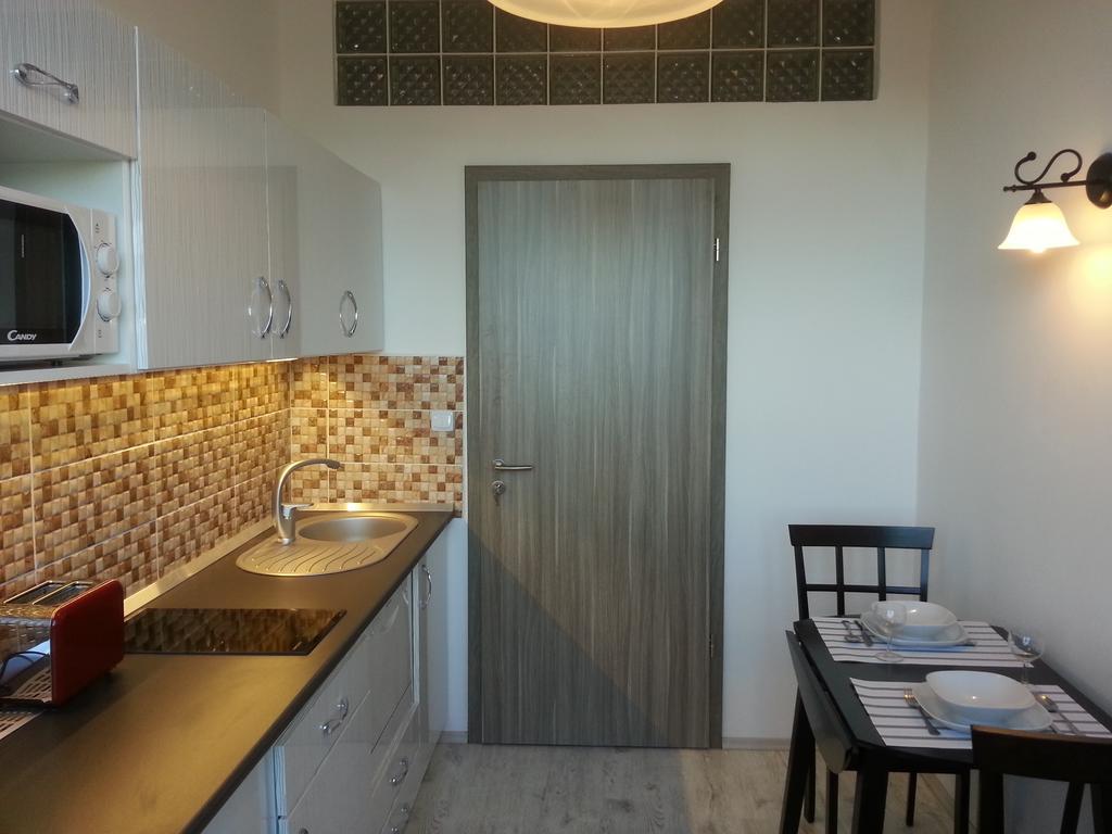 Downtown Apartment Miskolc Bagian luar foto